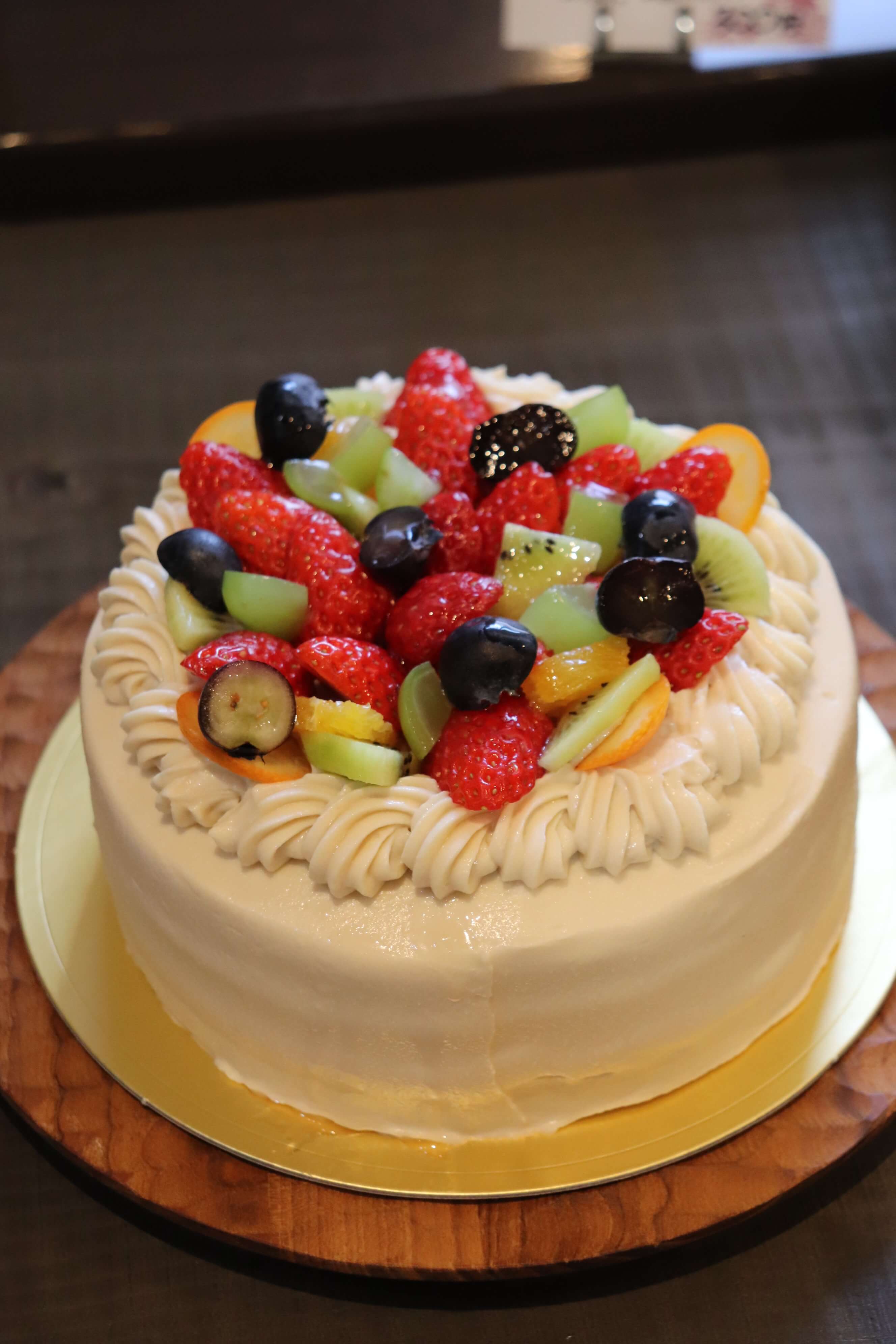フルーツのデコレーションケーキ